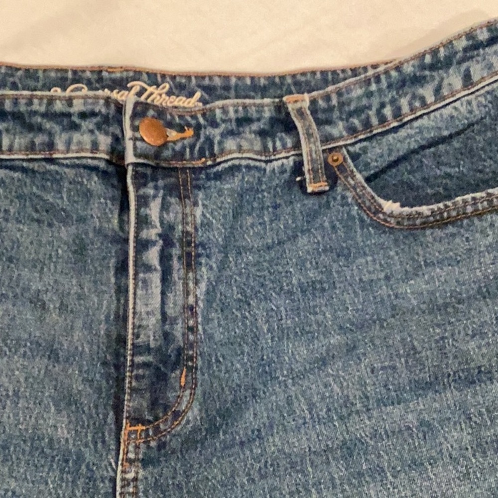 Universal Threads, Distressed Jeans - image 4